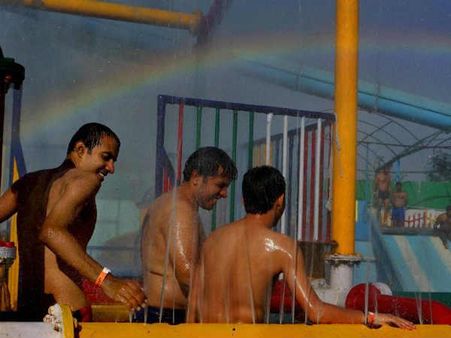 નિકળ્યું ઇંદ્રધનુષ તો જાગી આશાઓ