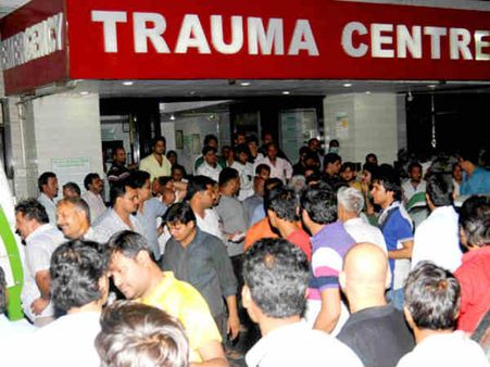 ગ્રેટર નોઇડામાં ભાજપના નેતા વિજય પંડિતની હત્યા બાદ આગચંપી