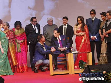 દિલીપ કુમારની આત્મકથાનું લોકાર્પણ