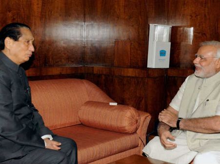 મોદી મળ્યા ઓડીશાના ગવર્વનરને