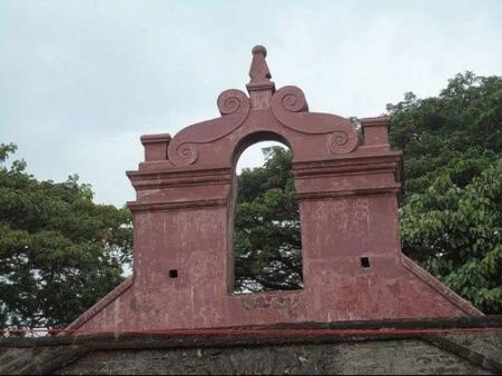 થાલાસ્સેરી કિલ્લો