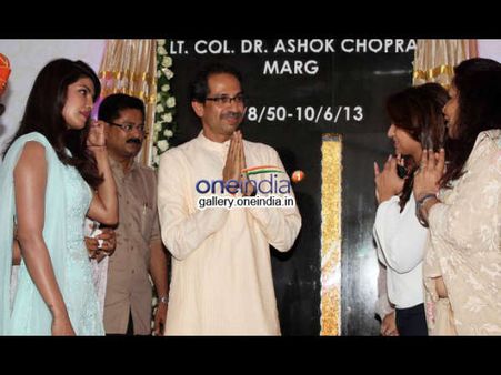 પ્રિયંકા-ઉદ્ધવ પ્રિયંકા-ઉદ્ધવ