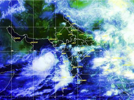 પશ્ચિમ ભારતમાં નનૌક' સમુદ્રી તોફાનના ખતરાની ચેતવણી