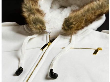 અટેચ ઇયરફોન