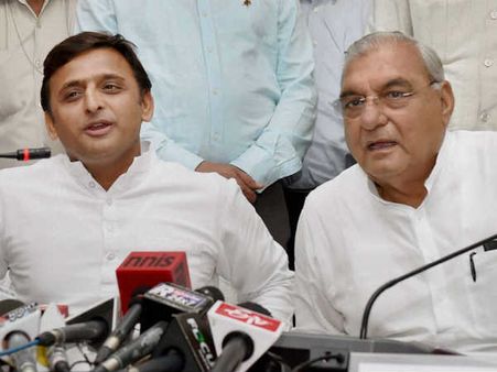 ભૂપિન્દર સિંહ હુડ્ડા અને અખિલેશ યાદવ