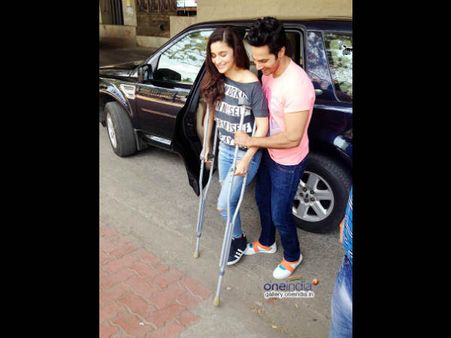 કાંખઘોડીના સહારે આલિયા