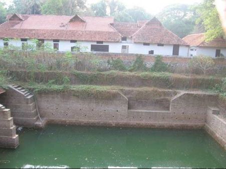 ત્રિપુનિતુરા હિલ પેલેસ