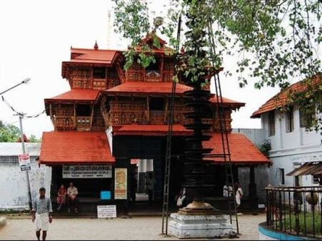 કેરળનું એવુ તીર્થ સ્થળ જ્યાં હોય છે ભક્તોનું ઘોડાપુર