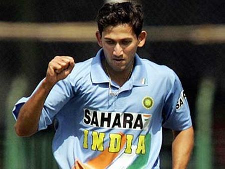 6/42 - -અજીત અગરકર