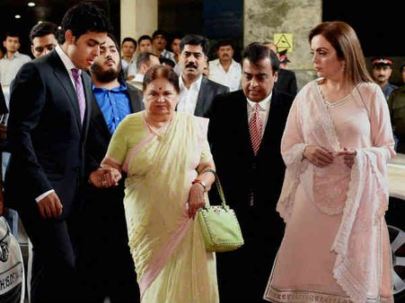 રિલાયંસની વાર્ષિક બેઠકમાં કોકિલાબેન અંબાણી રિલાયંસની વાર્ષિક બેઠકમાં કોકિલાબેન અંબાણી