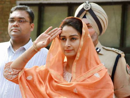 કેન્દ્રીય મંત્રી હરસ્મિત કૌર બાદલ