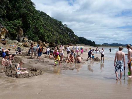 શીતળ દરિયાના કાંઠે હુફાળુ પાણી, અહીંં લોકો મેળવે છે હોટનેસ