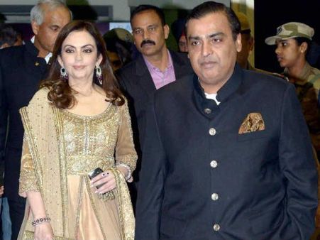 નીતા સાથે વફાદારી નીતા સાથે વફાદારી