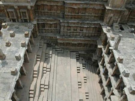 રાણી કી વાવ