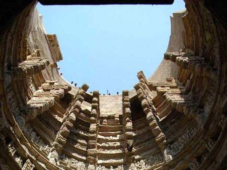 રાણી કી વાવ 