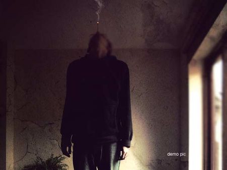 અમદાવાદઃ છ કલાક સુધી લટકતો રહ્યો મૃતદેહ અમદાવાદઃ છ કલાક સુધી લટકતો રહ્યો મૃતદેહ