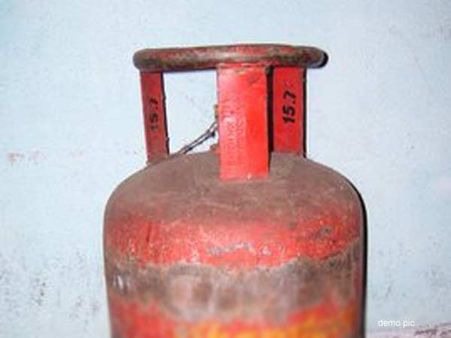 અમદાવાદઃ ચાંદલોડિયામાં ગેસનો બાટલો ફાટ્યો