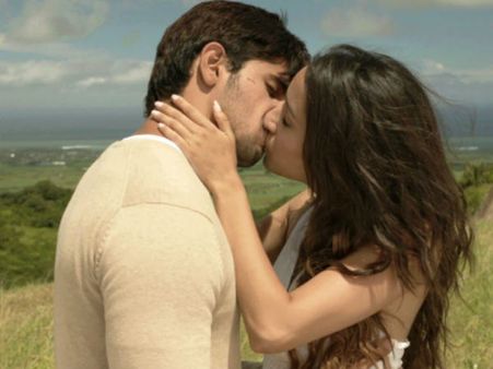 Review : એક વિલનની Love Story છે ‘એક વિલન’!