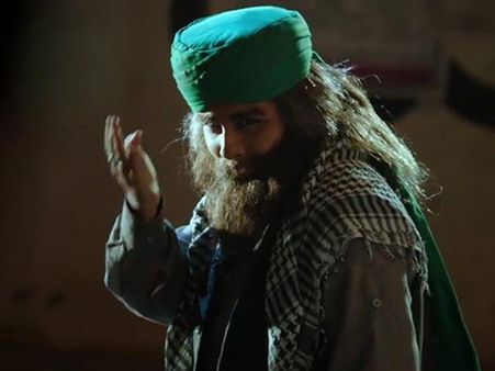 નરેન્દ્ર મોદીના વેશમાં બૉબી જાસૂસનું પ્રમોશન, ગુજરાતમાં બબાલ