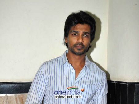 નિખિલ દ્વિવેદી નિખિલ દ્વિવેદી