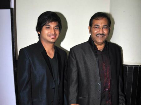 સુદેશ ભોસલે સુદેશ ભોસલે