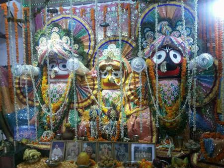 2000થી વધુ સાધુ-સંતો 2000થી વધુ સાધુ-સંતો