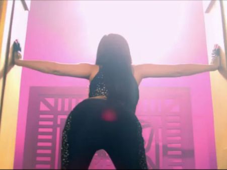 Sunny Leone 'Pink Lips' For Hate Story 2