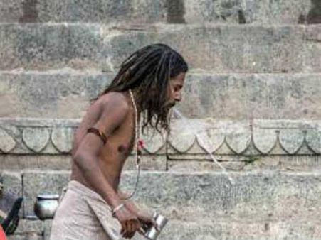 રસ્તા પર થૂંકવું