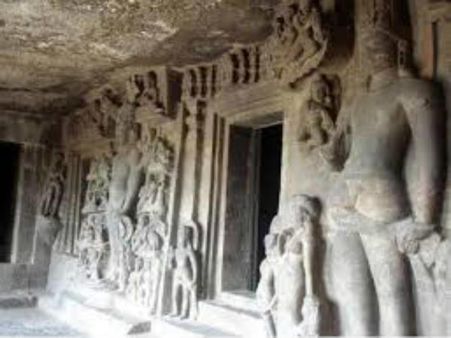 ઐતિહાસિક ઇમારતો પ્રત્યે બેદરકારી