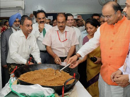 બજેટ 2015: આવક કરમાં મળશે છૂટ, આવશે સારા દિવસો