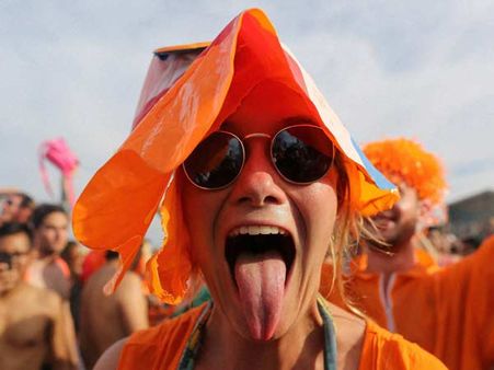 ડચ દર્શકની રમૂજી વર્તણૂક