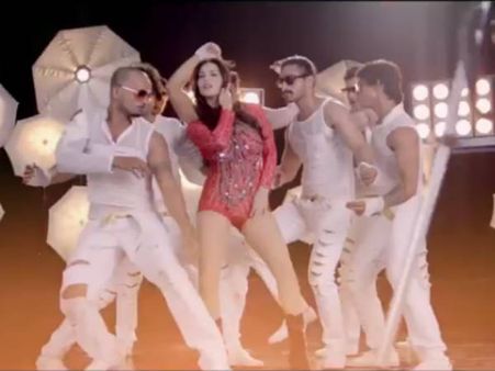 સન્ની લિયોનના પિંક લિપ્સ... ગીતની તસવીરી ઝલક