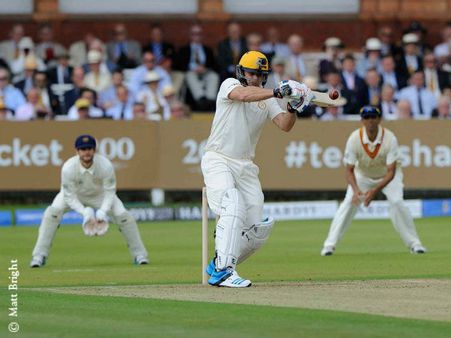 ગિલ્ક્રિસ્ટના હેલમેટ પર કેમેરા