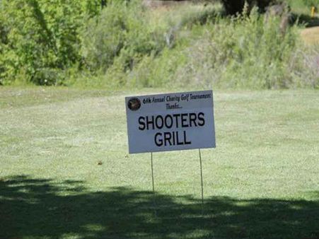 આ રેસ્ટોરન્ટમાં યુવતીઓ બંદૂકની અણીએ ખવડાવે છે ભોજન!