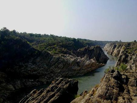 ભેડાઘાટમાં સંગેમરમરની ચટ્ટાણો