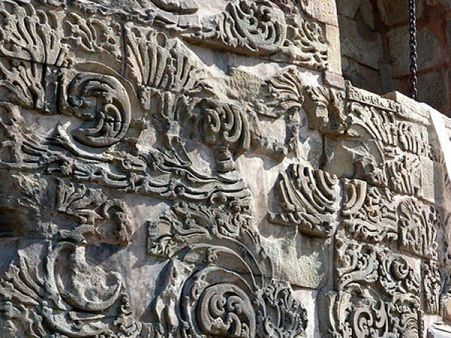 ધમેખ સ્તૂપમાં નકશી કામ