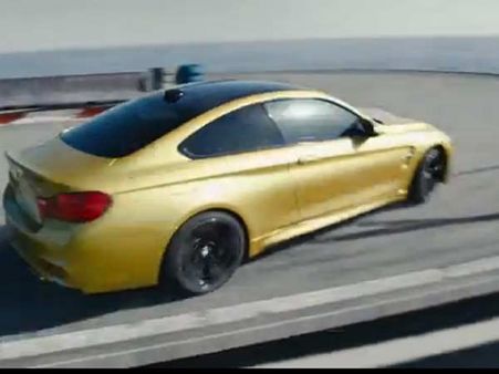 નવલ એરક્રાફ્ટ કેરિયર પર ડ્રાઇવ 