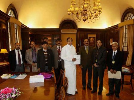 ફાઇનાન્સ મિનિસ્ટ્રીના અધિકારી તરીકે પ્રૂફ રીડિંગ 