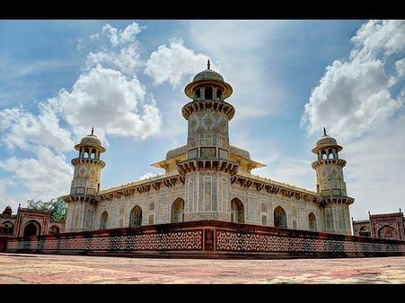 એતમાદ ઉદ દૌલાનો મકરબો