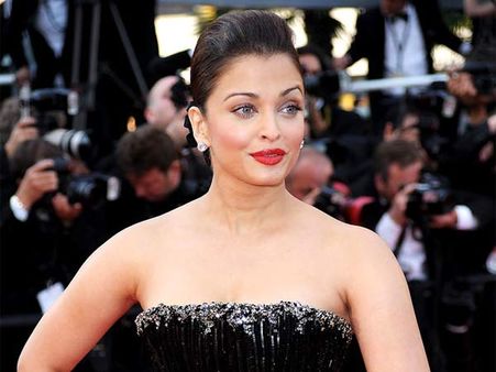 પહેલી ફિલ્મ ફ્લોપ થવા છત્તા પણ આજે ટોપ પર છે આ બોલિવૂડ સ્ટાર, આ લિસ્ટમાં તમામ મોટા નામ!