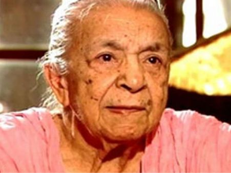 અમિતાભે તેમને '100 વર્ષની બાળકી' કહ્યા હતા