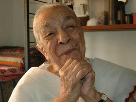 પદ્મવિભૂષણથી સન્માનિત