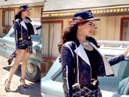 હૉલીડેમાં સોનાક્ષી હૉલીડેમાં સોનાક્ષી