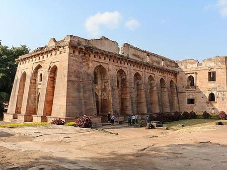 હિંડોળા મહેલ 