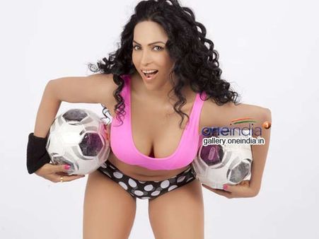 ભારતીય સુપરમોડલે આપ્યું ફીફાને ‘હોટ’ ફેરવેલ