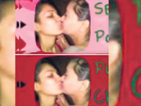 સારા વર્સિસ સારા