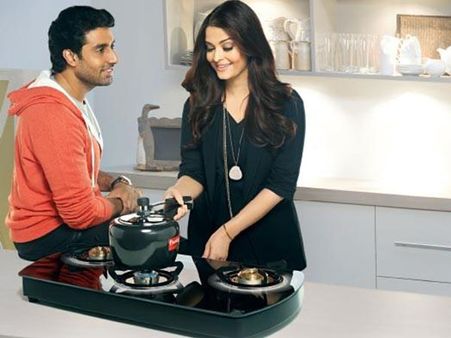 કુશળ ગૃહિણી ઐશ કુશળ ગૃહિણી ઐશ