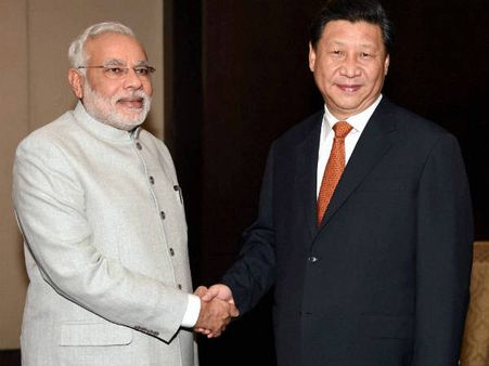 મોદી ચીનના રાષ્ટ્રપતિને મળ્યા