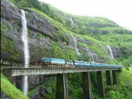 સુંદર-ડરામણા પહાડો