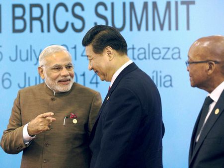 ચીનના રાષ્ટ્રપતિ શિ ઝિનપિંગ સાથે વડાપ્રધાન નરેન્દ્ર મોદી